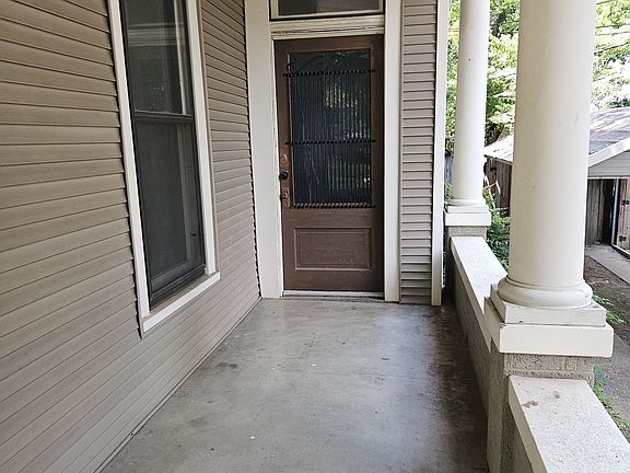 5th image of 2030 Linden Ave