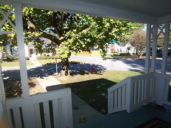 4th image of 116 N Summit St