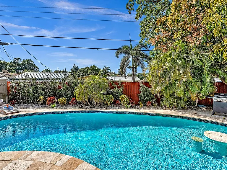 4633 SW 28th Ave — Photo 42