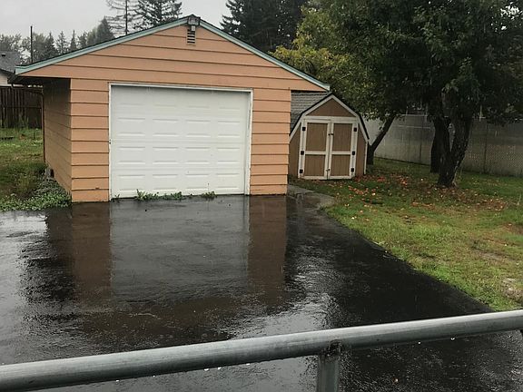 2nd image of 1241 Beach Ave