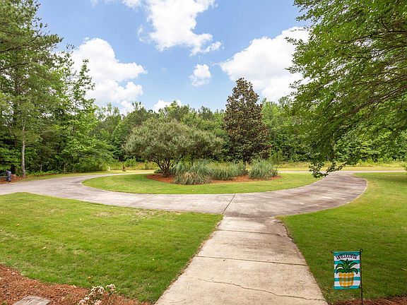 4th image of 160 Air Parc Dr