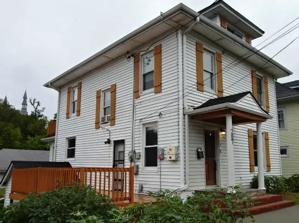 207 East St, Parkville, MO 64152