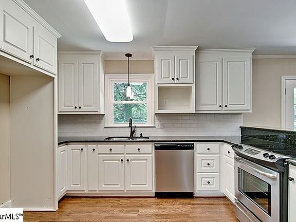 4th image of 107 Melbourne Ln