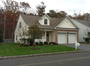 30 Holly House Dr, Helmetta, NJ 08828
