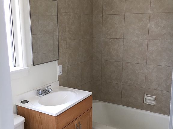 5th image of 5625 1/2 Satsuma Avenue # Fl 2nd