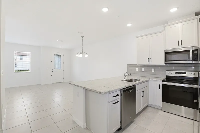 3 bed, 2.5 bath, 1627 sqft, $2,500 — Photo 4