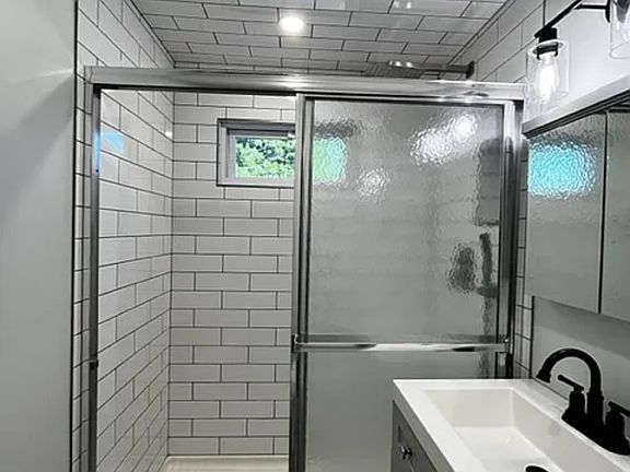 5th image of 54 Dick St Floor 2