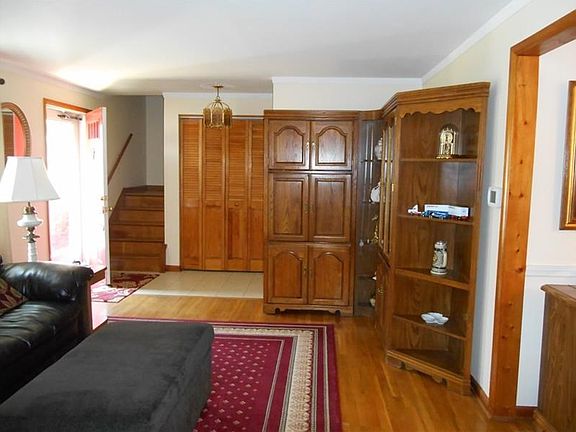 5th image of 505 Saint Thomas Pl