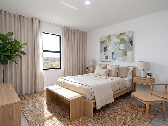 5th image of 8050 Sherwood Cir