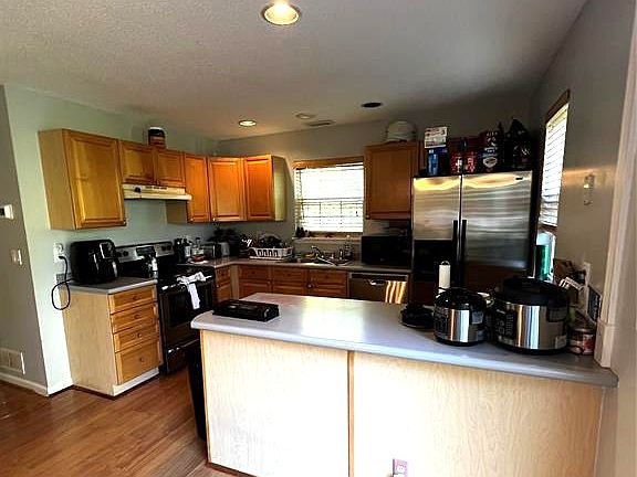 4th image of 9325 Glenwater Dr #4