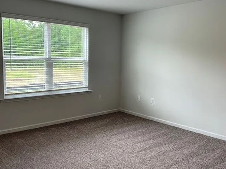 631 Avington Ln NE — Photo 12