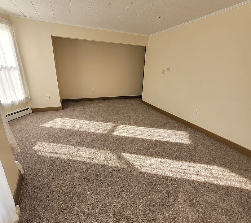 1st image of 52-54 E Chestnut St #3