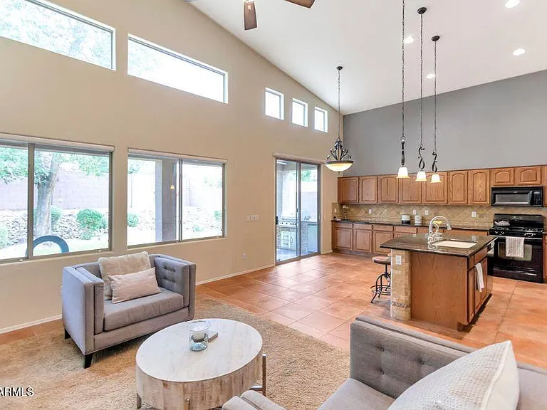 2244 W Spur Dr — Photo 5