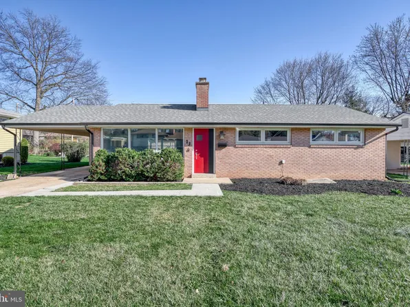 13 Cornell Dr, Camp Hill, PA 17011