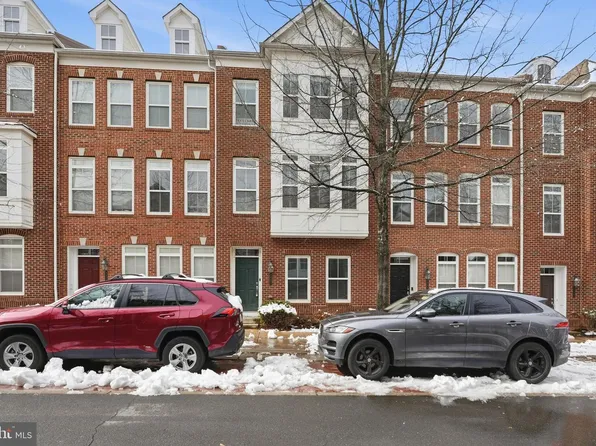 9522 Canonbury Sq, Fairfax, VA 22031