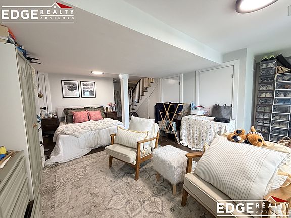 5th image of 240 Palfrey St