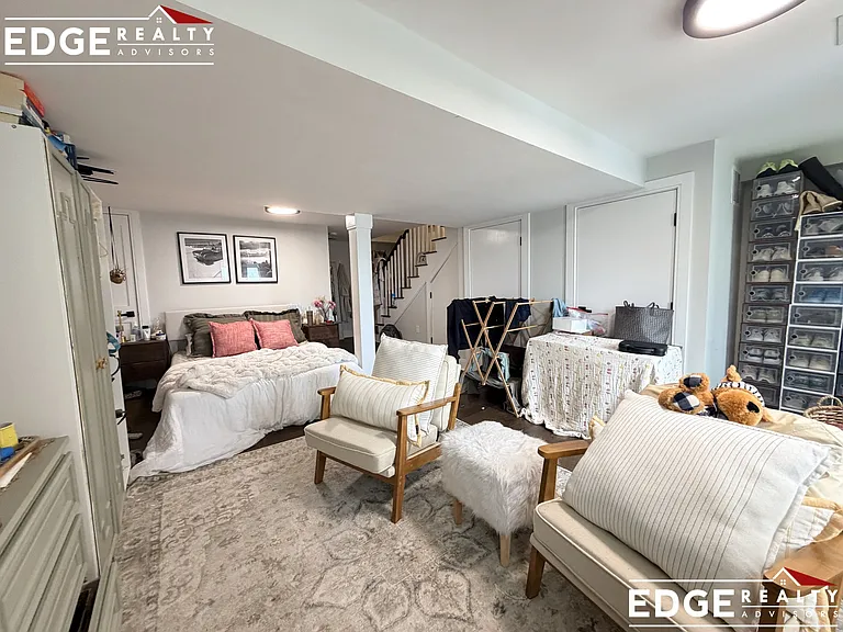 240 Palfrey St — Photo 5