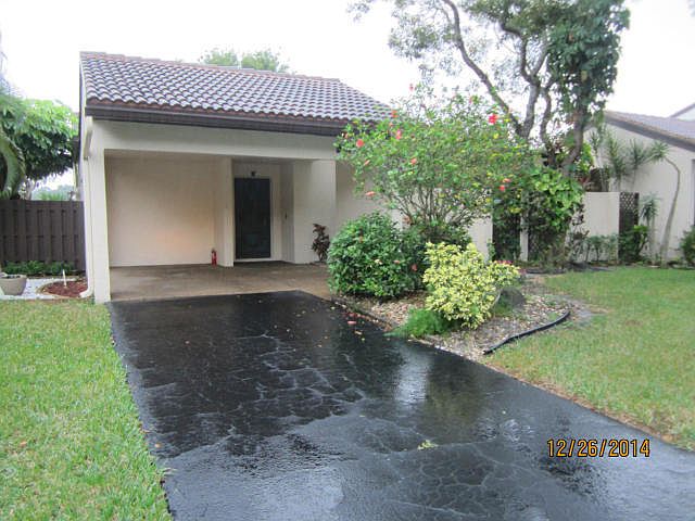 8410 Cypress Ln -Front