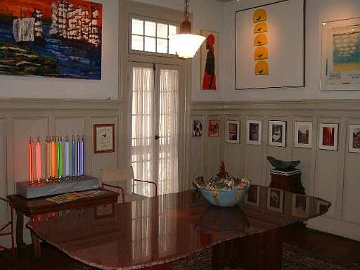 3rd image of 136 W MISTLETOE AVE