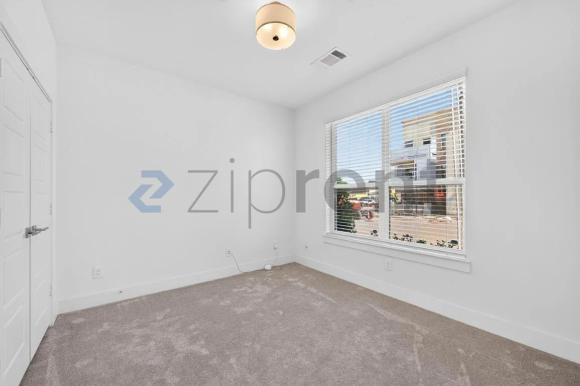 Frisco Heights Addition — Photo 4