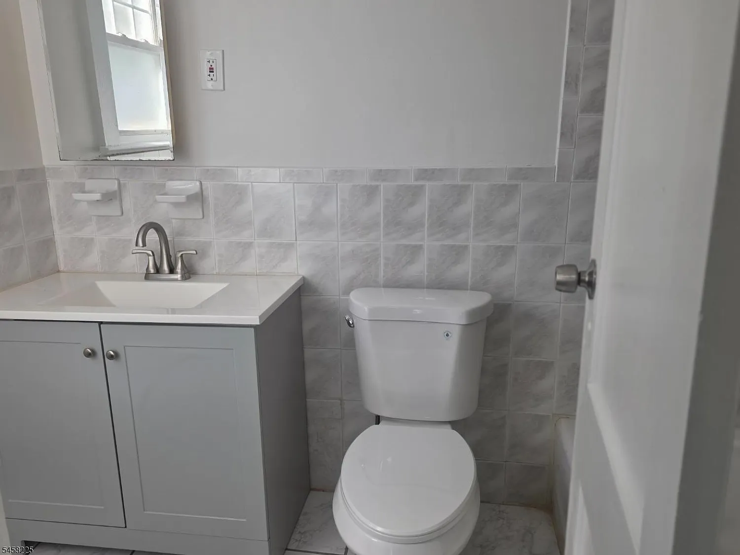 2 bed, 1.0 bath, $2,200 — Photo 4