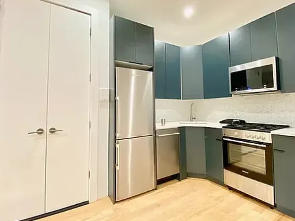 1707 Putnam Avenue image 1 of 5