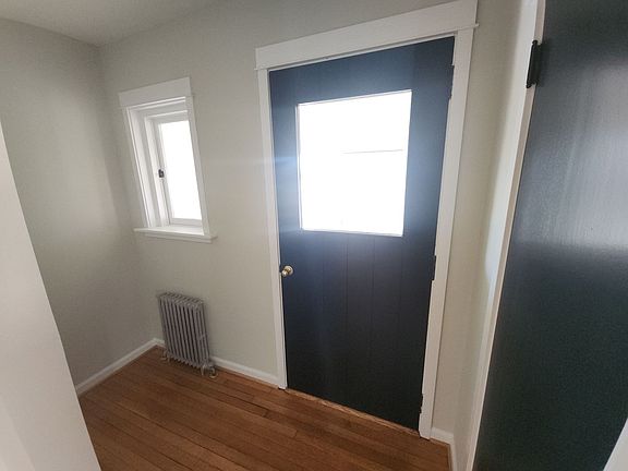 4th image of 338 W 6th Ave