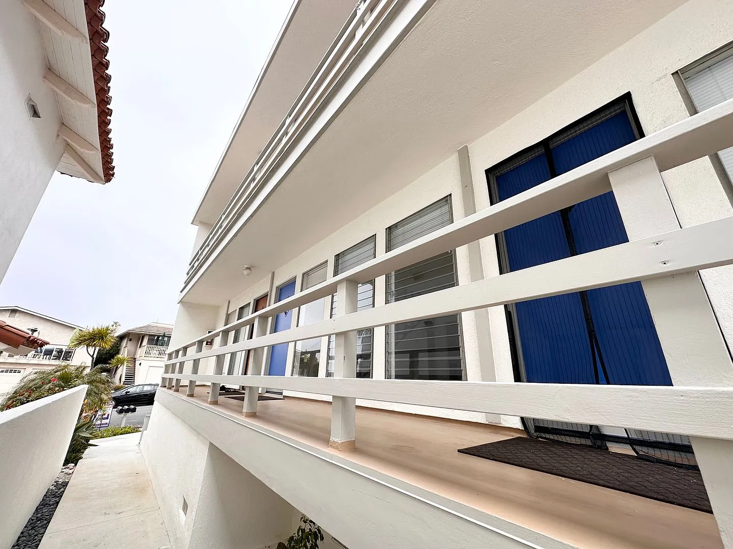 $1000 Off 1st Months Rent!! Two Bedroom In Desirable Dana Point!! — Photo 3
