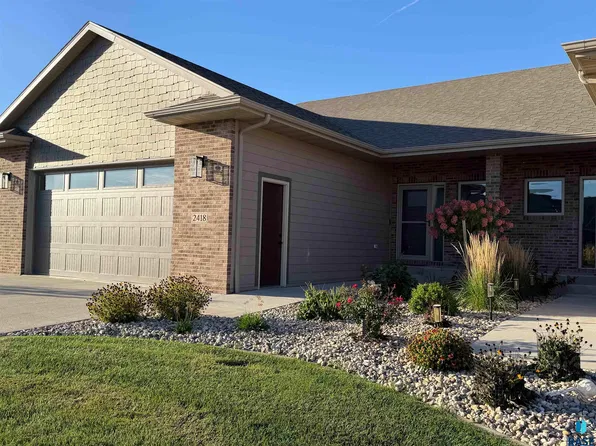 2418 E Joshua Cir, Sioux Falls, SD 57108