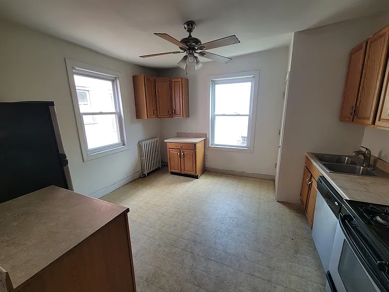 419 Fairmount Ave #B — Photo 21
