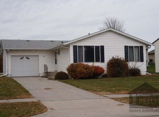 1010 Sunnyview Dr, Wayne, NE 68787