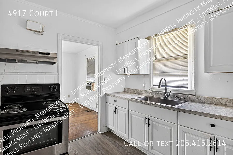 Spacious 2 BR updated Ensley home — Photo 3