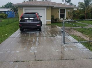 5291 Confederate Dr, Naples, FL 34113