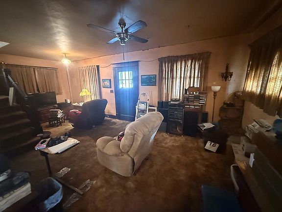 5th image of 209 Walnut St