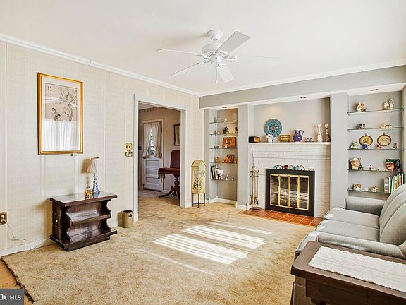 5th image of 612 Fairmount Rd