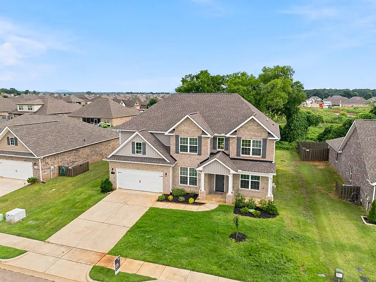 175 Slade Thomas Dr — Photo 3