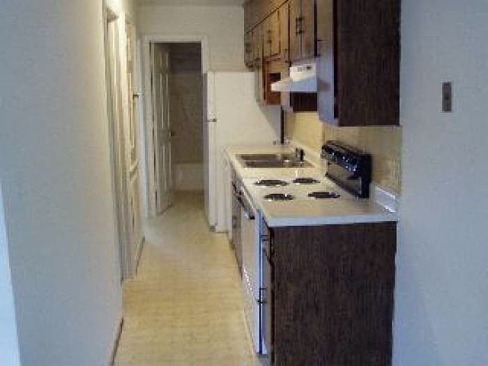 2nd image of 1416 Tunbridge Rd APT 9