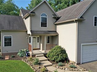 946 E Howe Rd, Tallmadge, OH 44278