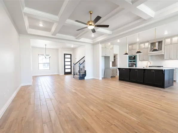 908 Peony Pl, Edmond, OK 73034