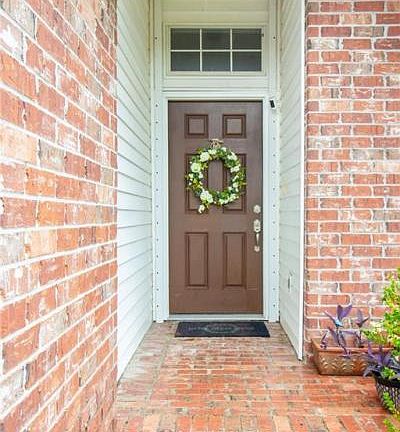 5th image of 129 Oak Moss Dr