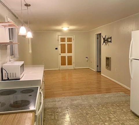 living room/kitchen