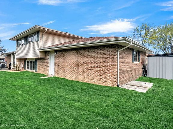 4th image of 8827 Sycamore Ct