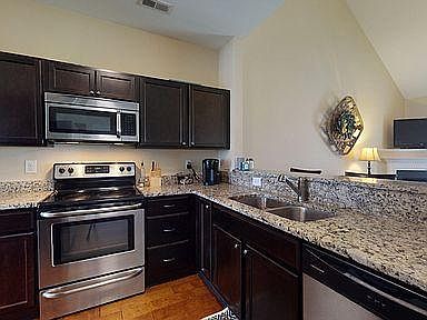 4th image of 4100 Dixie Ct