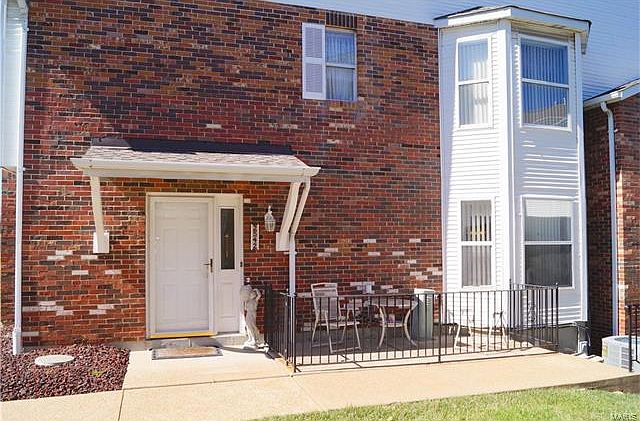 1st image of 2542 Coppergate Square Dr