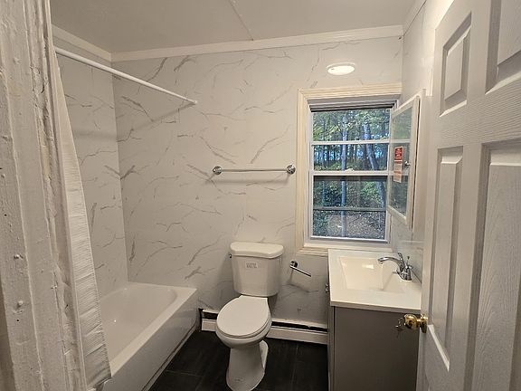 5th image of 2726 2730th St #1