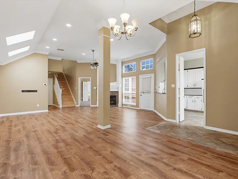 321 Old York Rd — Photo 14