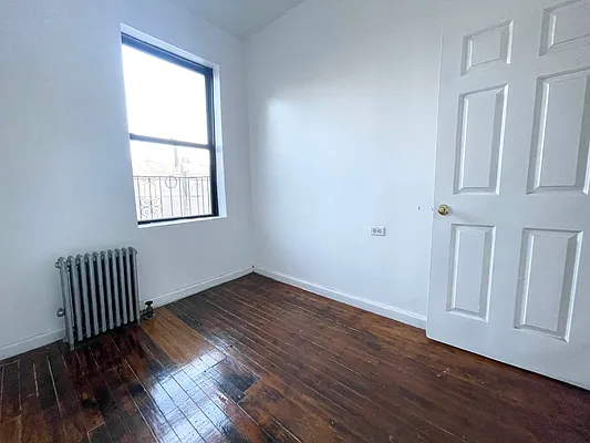 Rented by Pear NYC LLC | media 8
