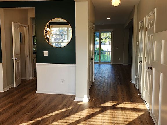 3rd image of 1219 Raven Rd