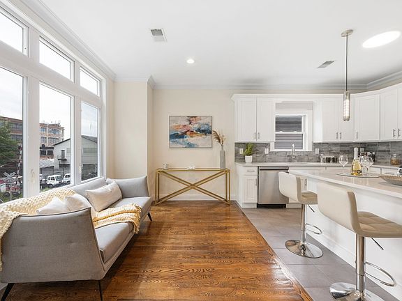 4th image of 173 Halladay St 2 #2