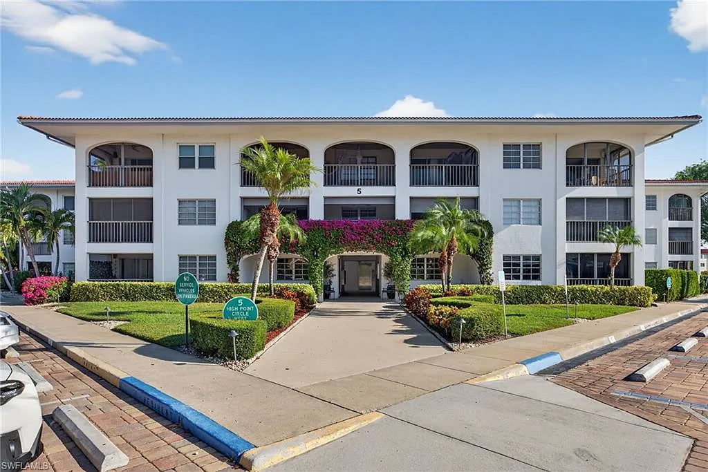 2 bed, 2.0 bath, 871 sqft, $2,500 — Photo 1